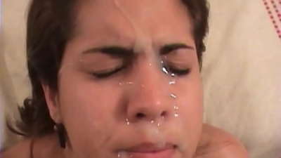 ברונטית לטינית יפה יש סקס מחוספס